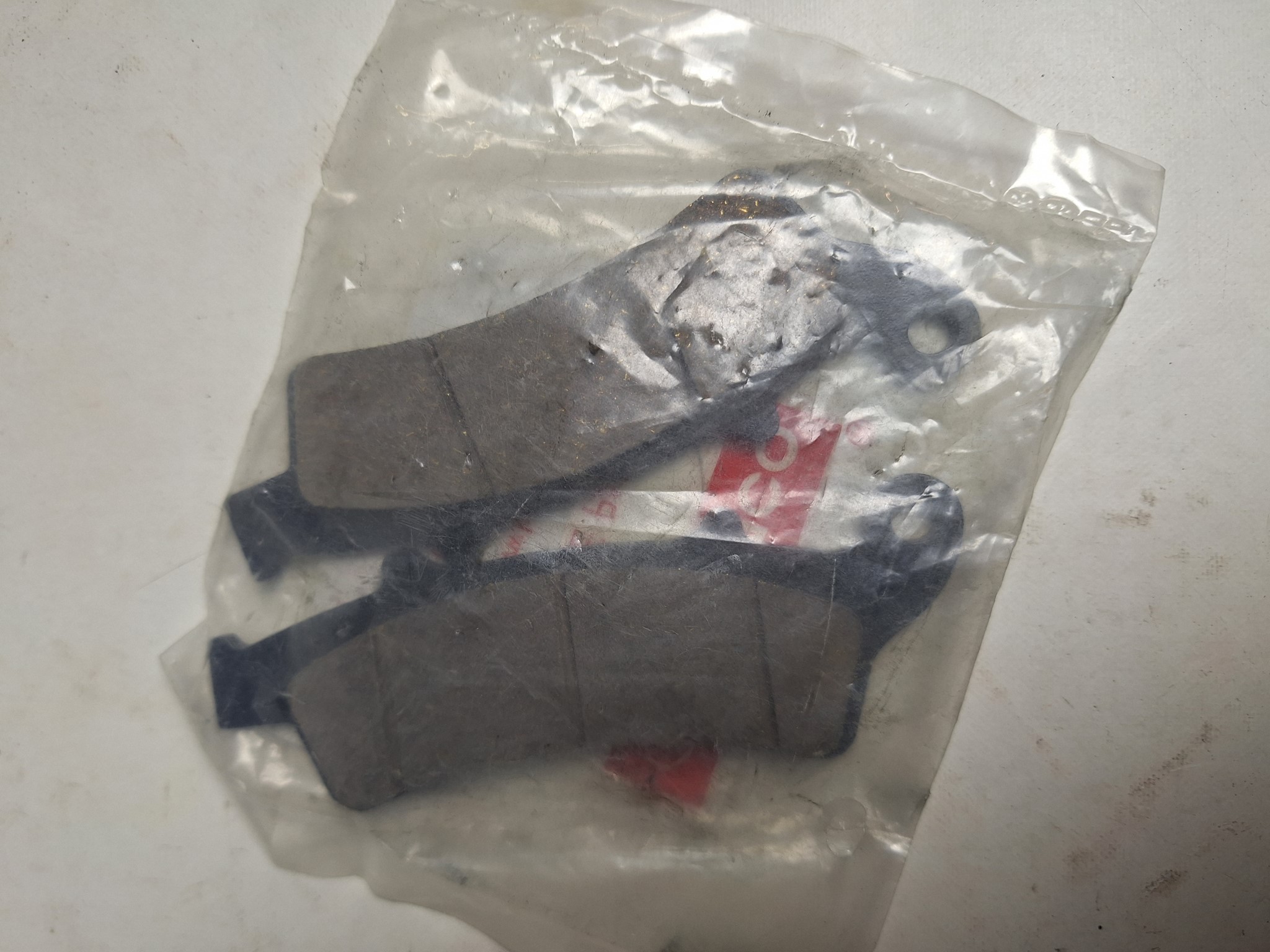 Picture of Kymco  DOWNTOWN 350  BREMSKLÖTZE VORNE  45105-LGE5-305